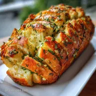 Buttery Garlic Pull-Apart Bread