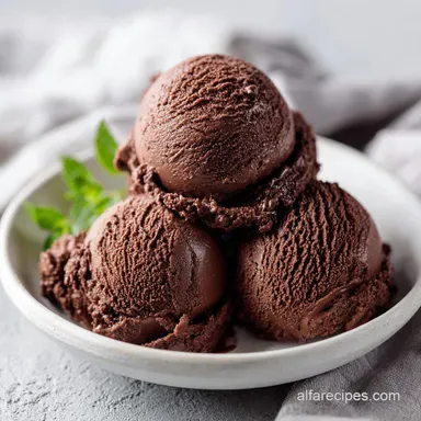 No Churn Chocolate Ice Cream for 8 Servings with Silky Texture